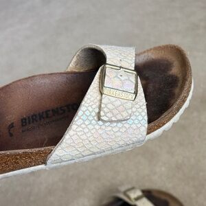 Birkenstock Madrid Woman’s Sandals with Snake-Print upper
Size EUR 36, US 5-5.5